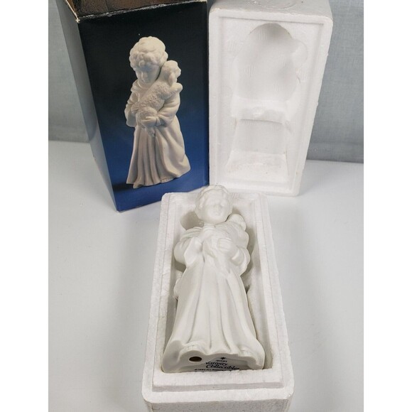 Vintage 1983 AVON Nativity Collectibles The Shepherd Boy Porcelain Figurine - Picture 5 of 13